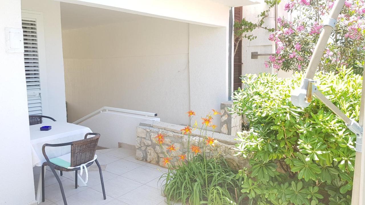 Apartment Tonci Novalja Bagian luar foto