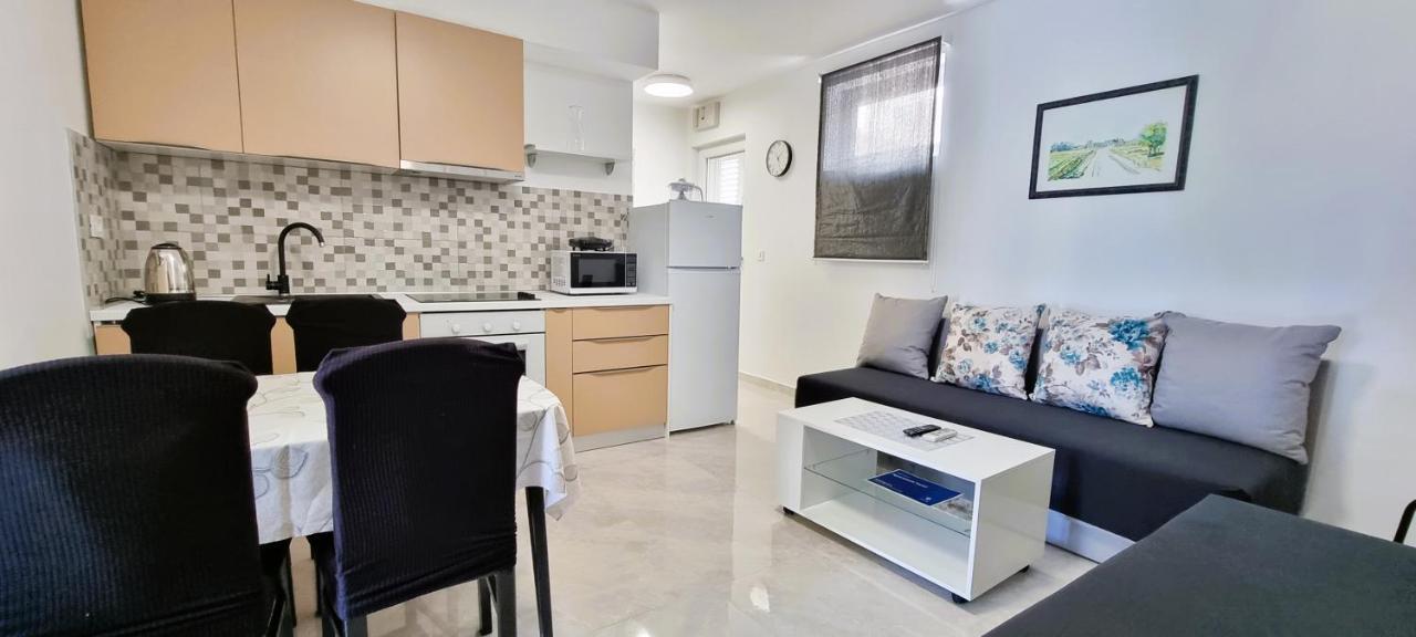Apartment Tonci Novalja Bagian luar foto
