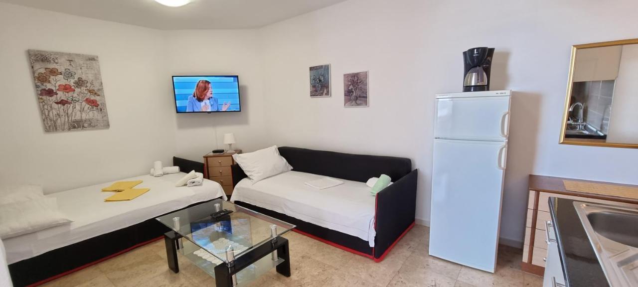 Apartment Tonci Novalja Bagian luar foto