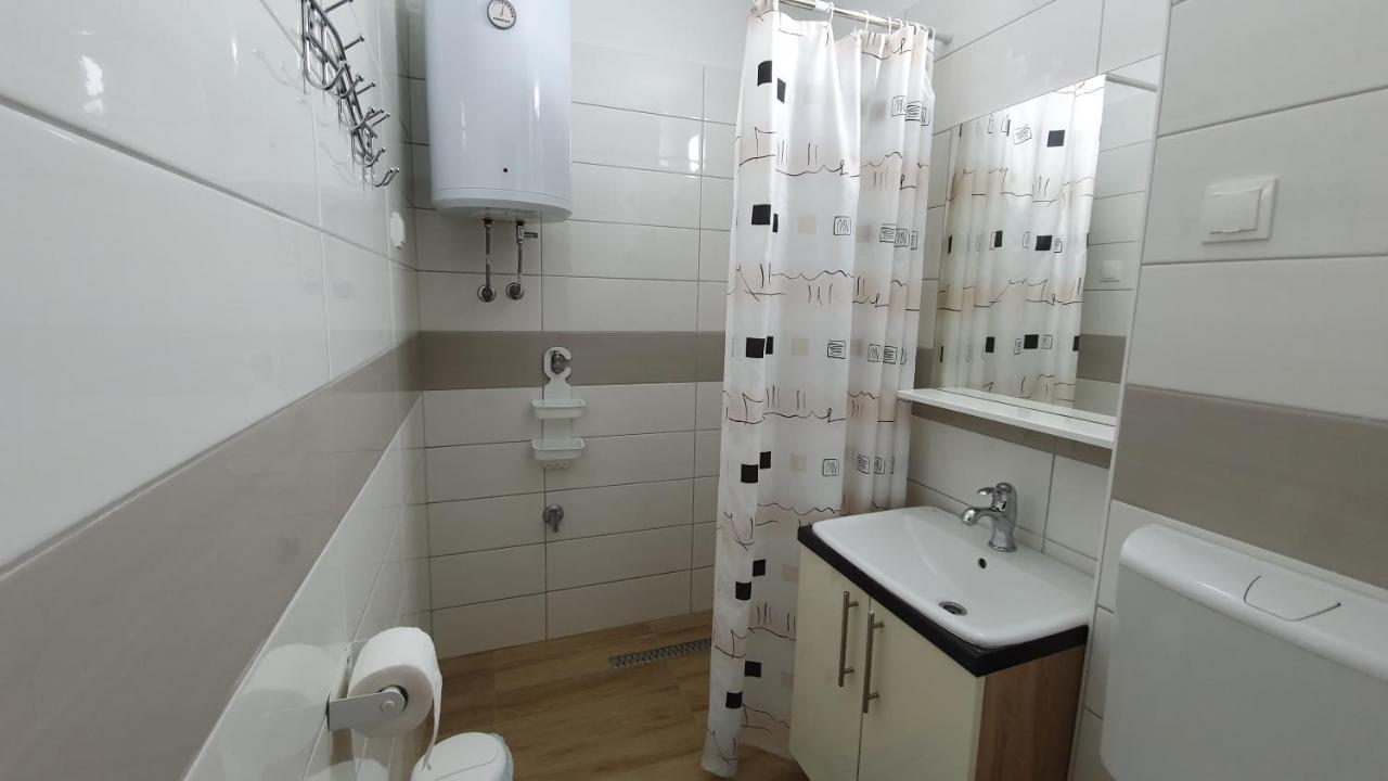 Apartment Tonci Novalja Bagian luar foto
